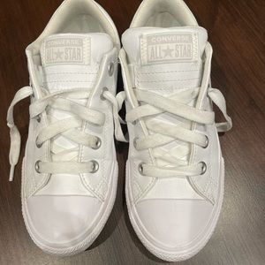 Converse all star ⭐️ only worn once!